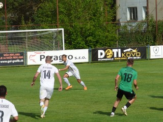 Momentka zo zápasu Jesenské - Veľký Krtíš.