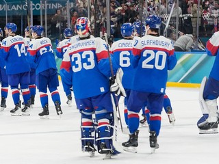 Hokejisti Slovenska po zápase Slovensko - USA v semifinále ZOH 2026.