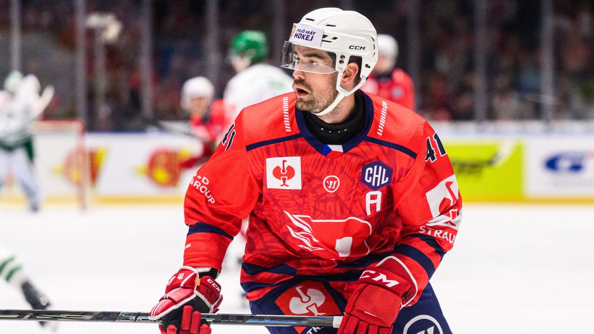 Peter Čerešňák v drese HC Dynamo Pardubice.
