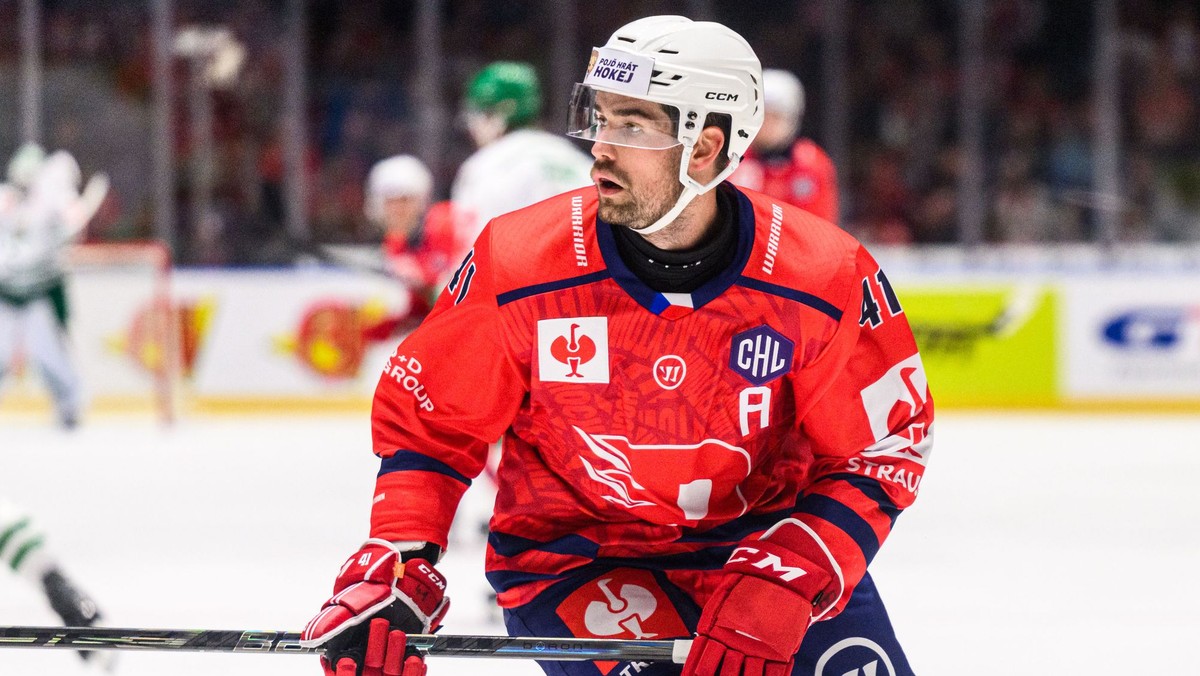 Peter Čerešňák v drese HC Dynamo Pardubice.