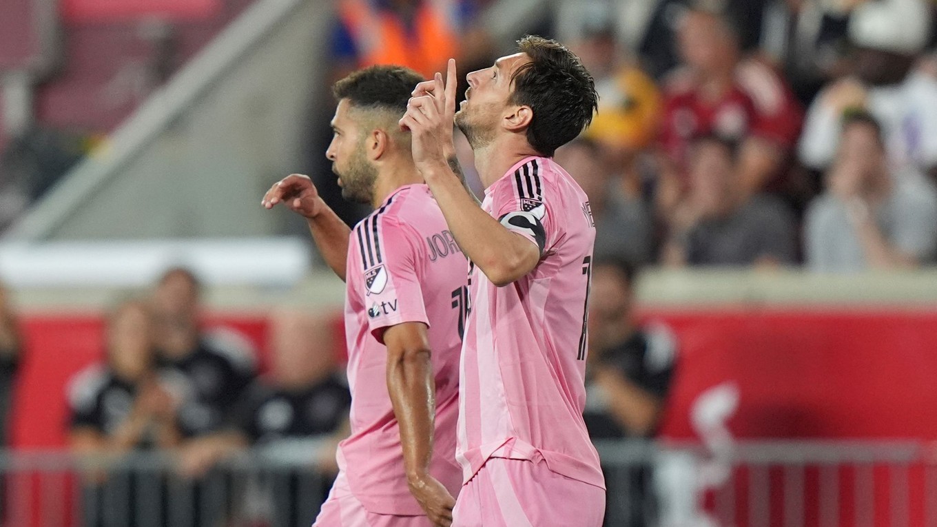 Lionel Messi a Jordi Alba.