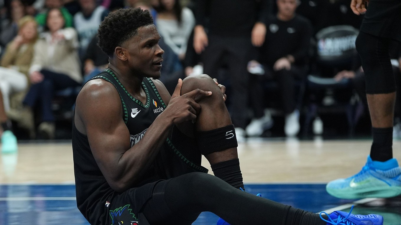 Zranený basketbalista Minnesoty Timberwolves Anthony Edwards 