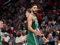 ﻿Jayson Tatum v drese Boston Celtics.