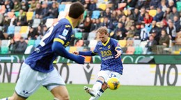 Slovenský futbalista Ondrej Duda v drese Hellasu Verona.