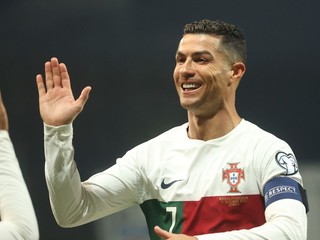 Cristiano Ronaldo sa teší po strelenom góle v zápase Portugalsko - Bosna a Hercegovina v kvalifikácii EURO 2024.