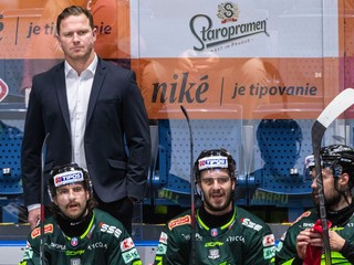 Tréner Vlci Žilina Milan Bartovič na striedačke počas 16. kola Tipos extraligy HC Slovan Bratislava - Vlci Žilina.