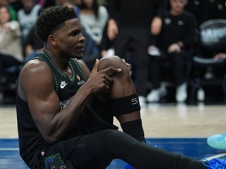Zranený basketbalista Minnesoty Timberwolves Anthony Edwards 