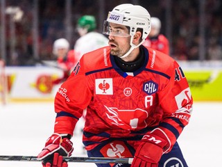 Peter Čerešňák v drese HC Dynamo Pardubice.