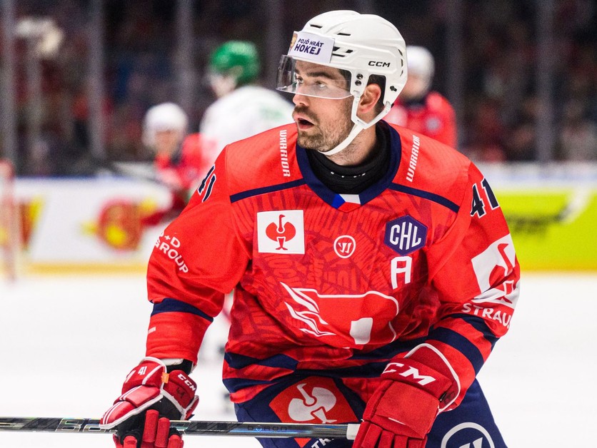 Peter Čerešňák v drese HC Dynamo Pardubice.