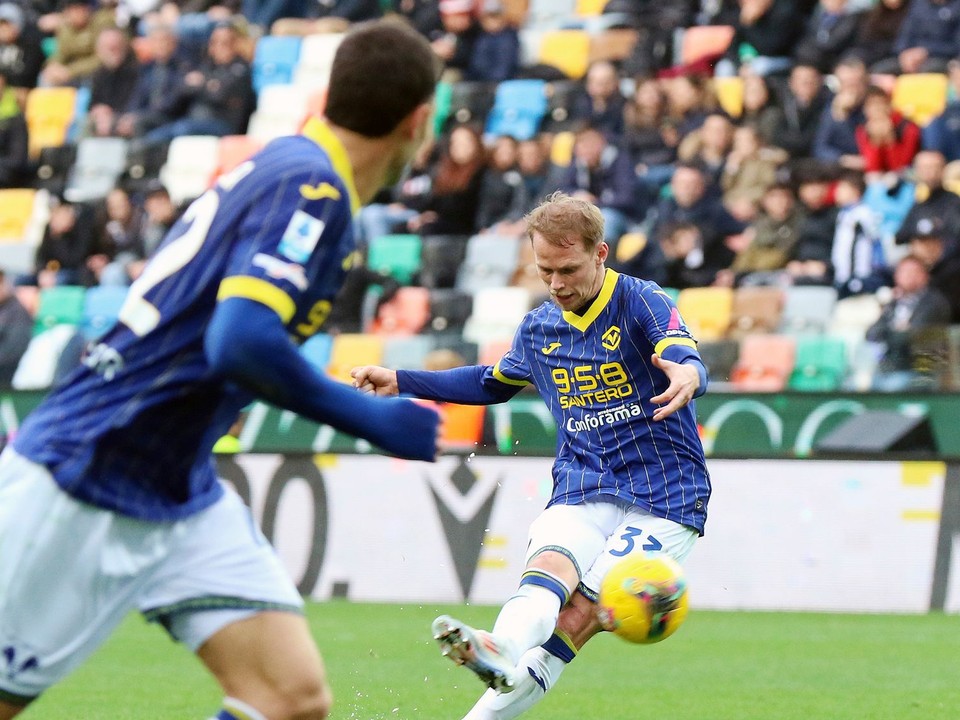 Slovenský futbalista Ondrej Duda v drese Hellasu Verona.