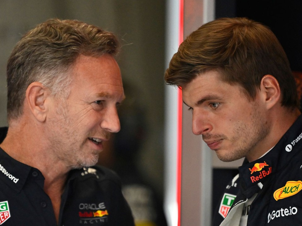 Šéf tímu Red Bull Christian Horner a Max Verstappen .