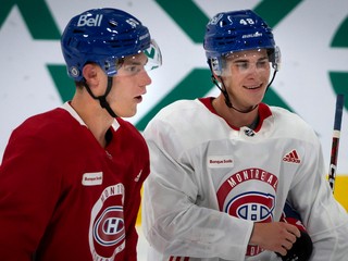 Juraj Slafkovský a Filip Mešár na tréningu Montreal Canadiens.