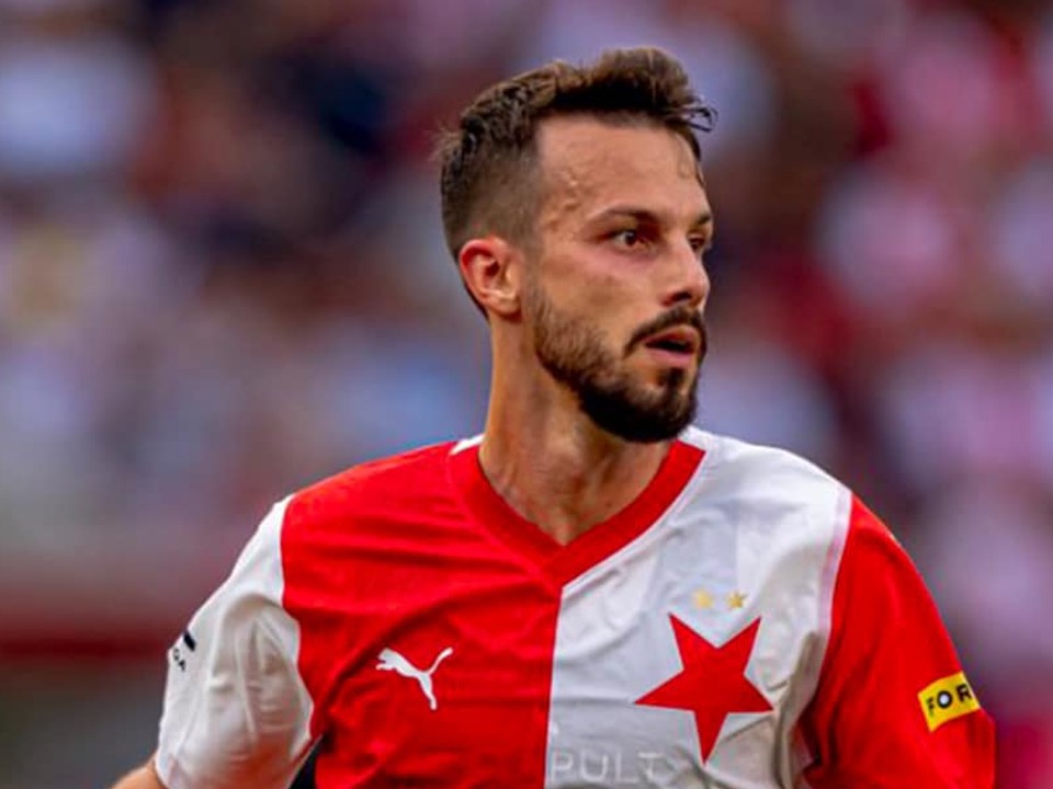 Jakub Hromada v drese Slavie Praha