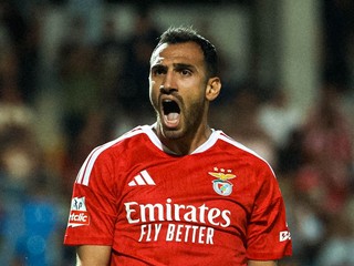 Vangelis Pavlidis oslavuje gól do siete Casa Pia.