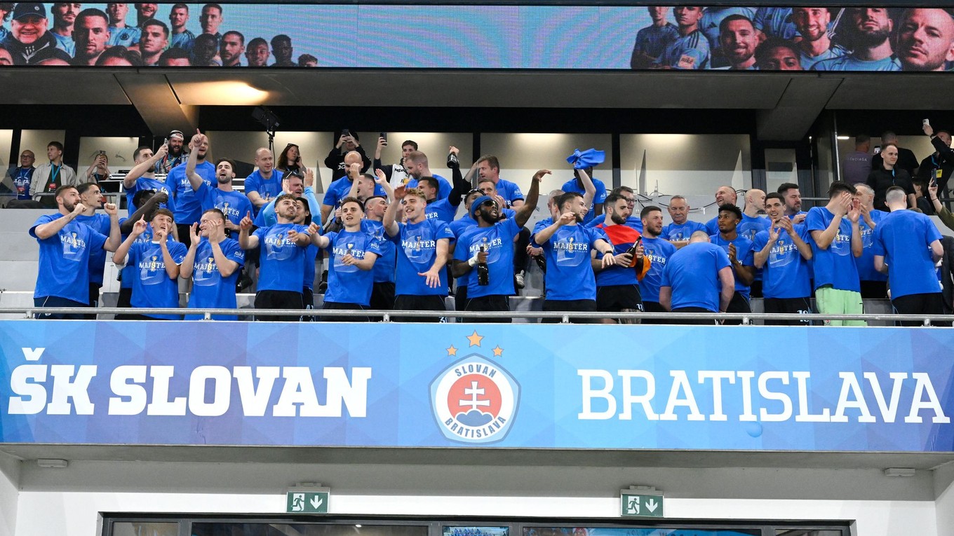 Radosť hráčov Slovana zo zisku majstrovského titulu.