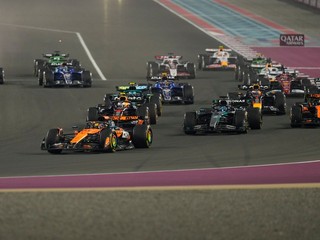 Monoposty F1 počas Veľkej ceny Kataru.