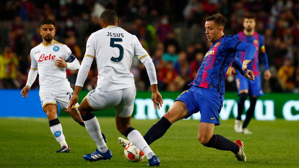 Barcelona v šlágri prehrávala s Neapolom, remízu zariadil z penalty Torres