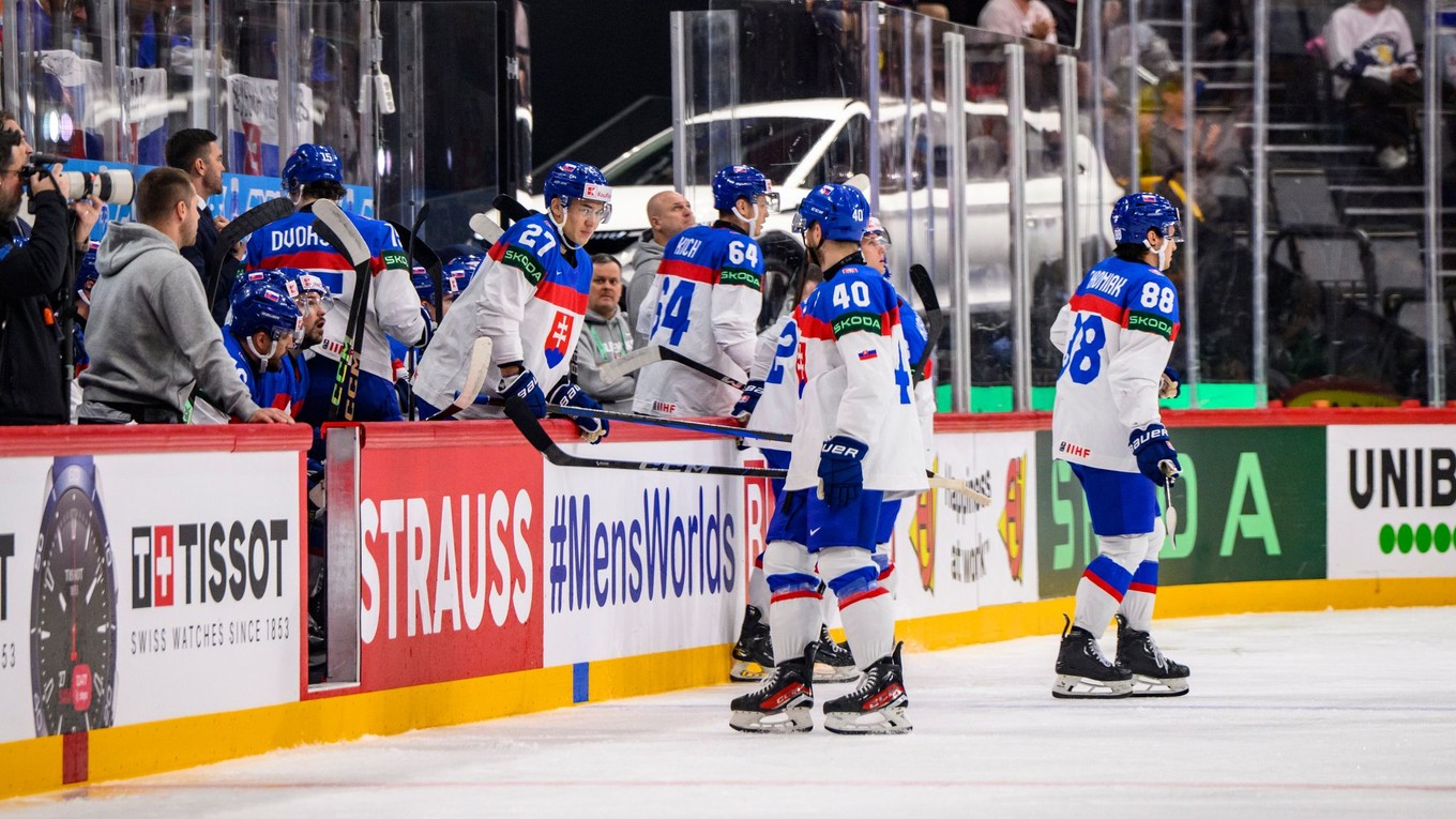 Slovenskí hokejisti v zápase Slovensko - Fínsko na MS v hokeji 2025. 