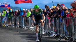 Richard Riška pri stúpaní na Kráľovu hoľu počas pretekov Okolo Slovenska 2026.