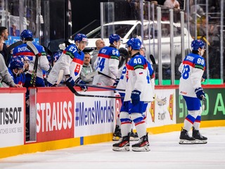 Slovenskí hokejisti v zápase Slovensko - Fínsko na MS v hokeji 2025. 
