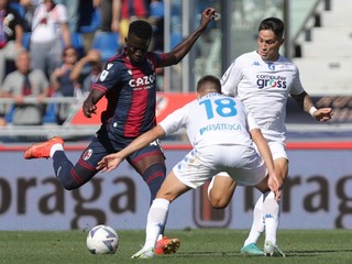 Momentka zo zápasu Serie A medzi Bolognou a Empoli. 