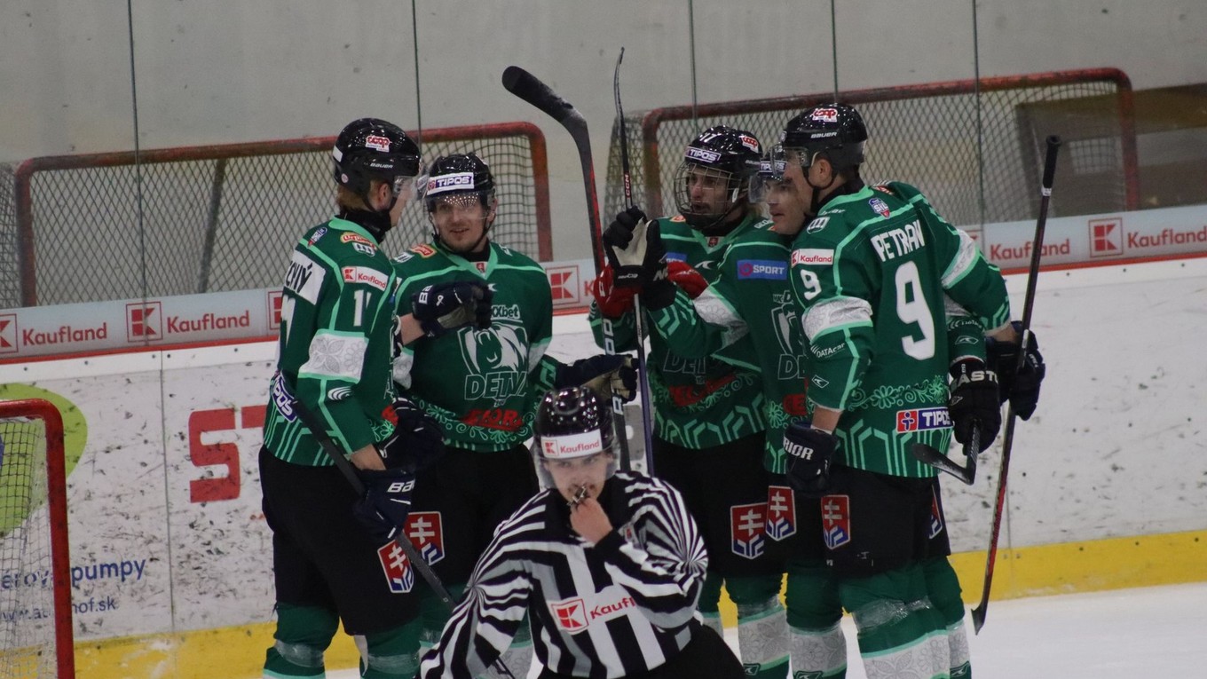 Gólové oslavy hokejistov HK Detva.