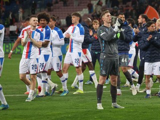 Hráči Crystal Palace oslavujú po výhre nad Šachtarom v zápase semifinále Konferenčnej ligy.