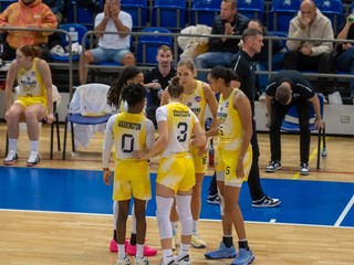 Basketbalistky Young Angels Košice.