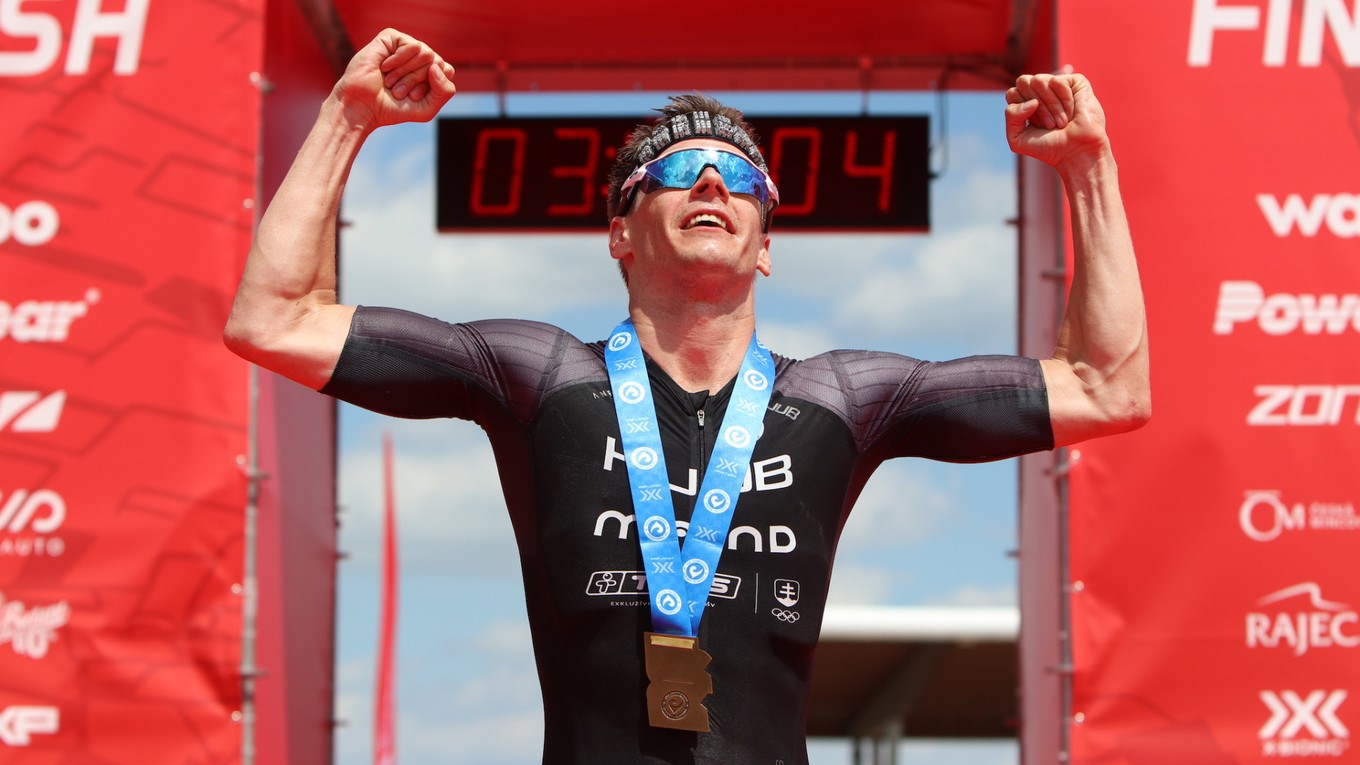 Richard Varga sa teší z druhého miesta v cieli The Championship v Šamoríne 2022.