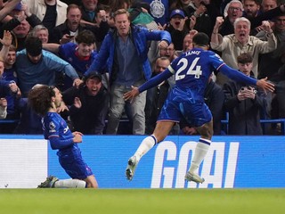 Marc Cucurella oslavuje gól
