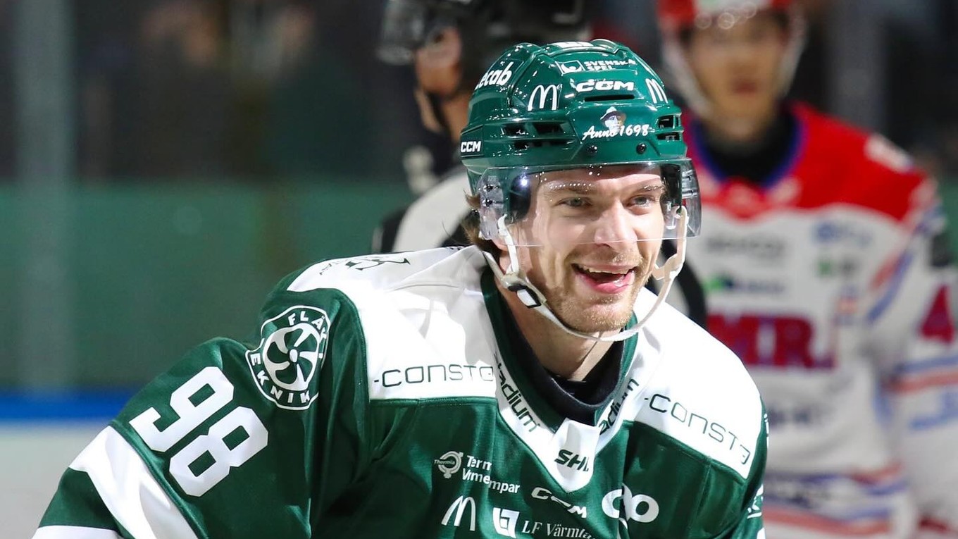 Slovenský hokejista Marián Studenič v službách Färjestadu.