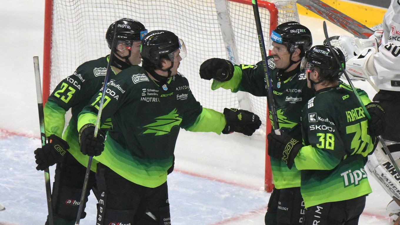 Gólová radosť hráčov Vlci Žilina.

