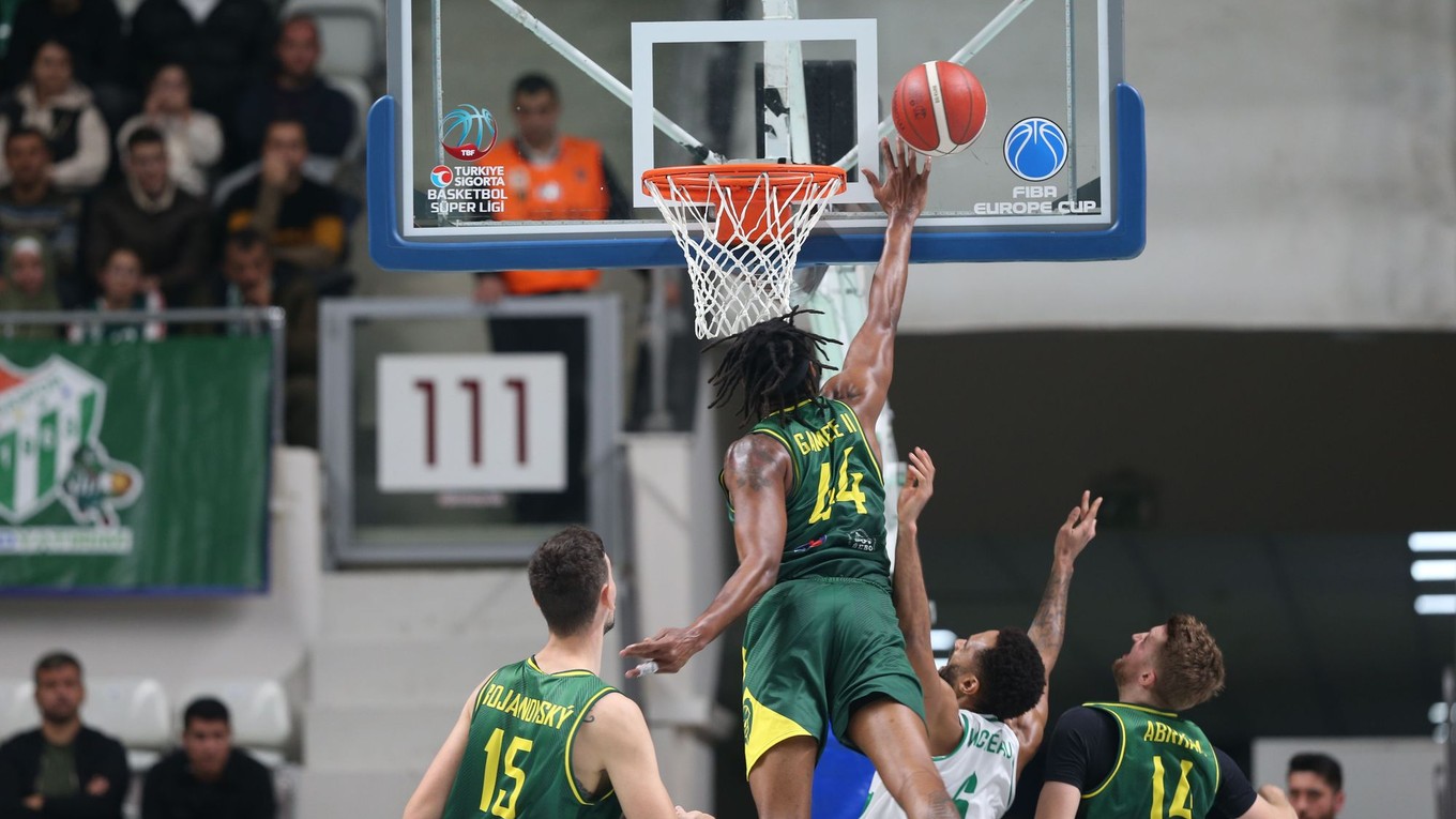 Basketbalista Karl Gamble z tímu Patrioti Levice.