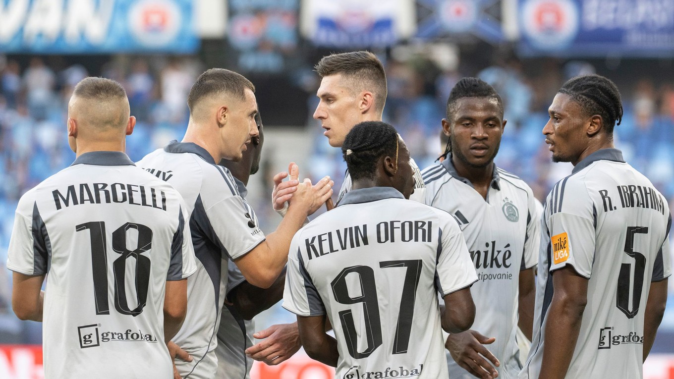 Radosť hráčov Slovana po góle.