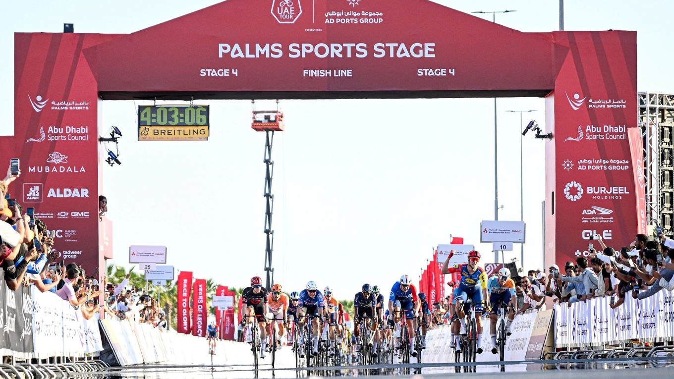Jonathan Milan sa stal víťazom  štvrtej etapy Okolo UAE.