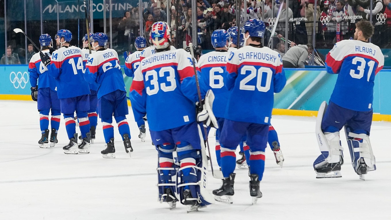 Hokejisti Slovenska po zápase Slovensko - USA v semifinále ZOH 2026.