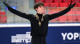 Adam Hagara počas pretekov Majstrovstiev štyroch krajín v krasokorčuľovaní.