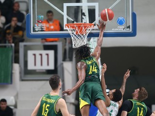 Basketbalista Karl Gamble z tímu Patrioti Levice.