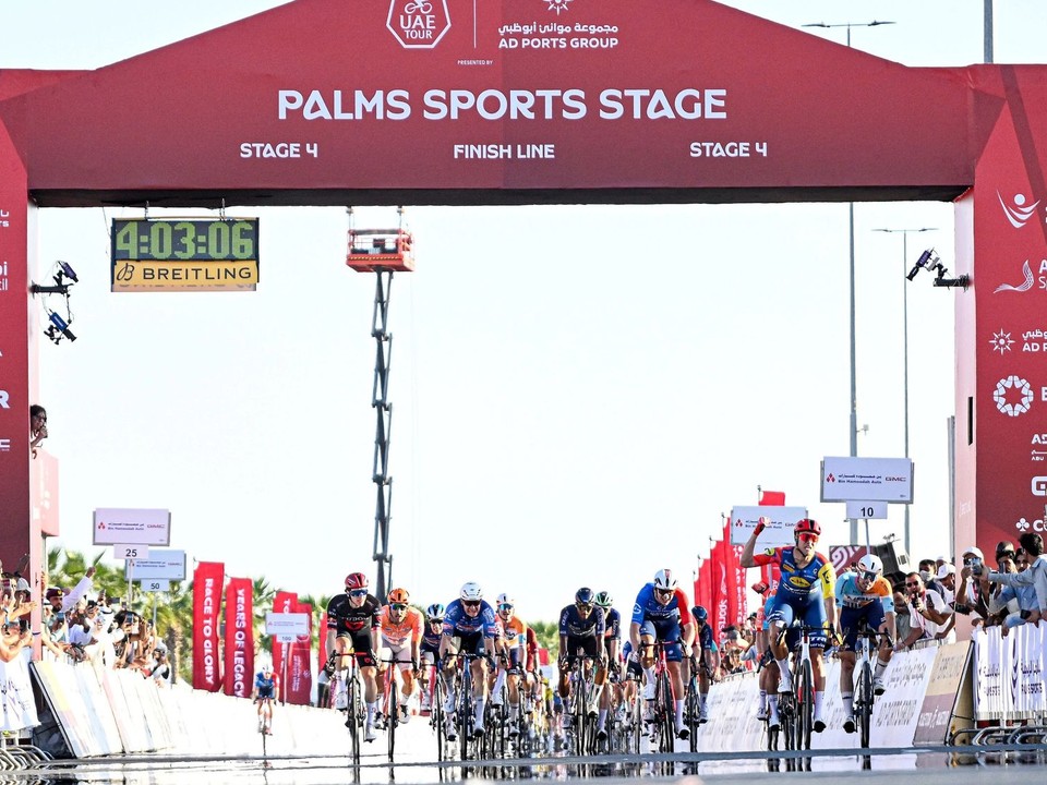 Jonathan Milan sa stal víťazom  štvrtej etapy Okolo UAE.
