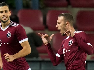 Dávid Hancko (vľavo) a Lukáš Haraslín v drese AC Sparta Praha.