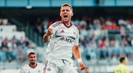 Samuel Mráz oslavuje gól.