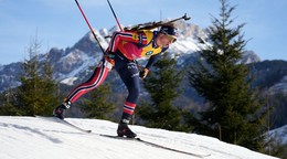 ONLINE: Preteky s hromadným štartom mužov v Novom Meste na Morave - Svetový pohár v biatlone.