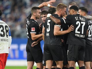 St. Pauli oslavuje gól. 