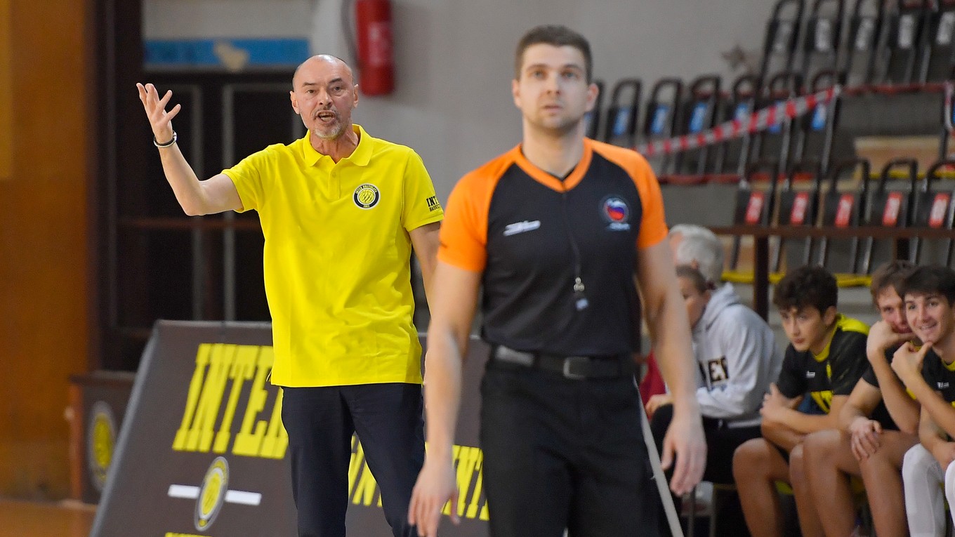 Tréner slovenskej basketbalovej reprezentácie mužov Oleg Meleščenko.