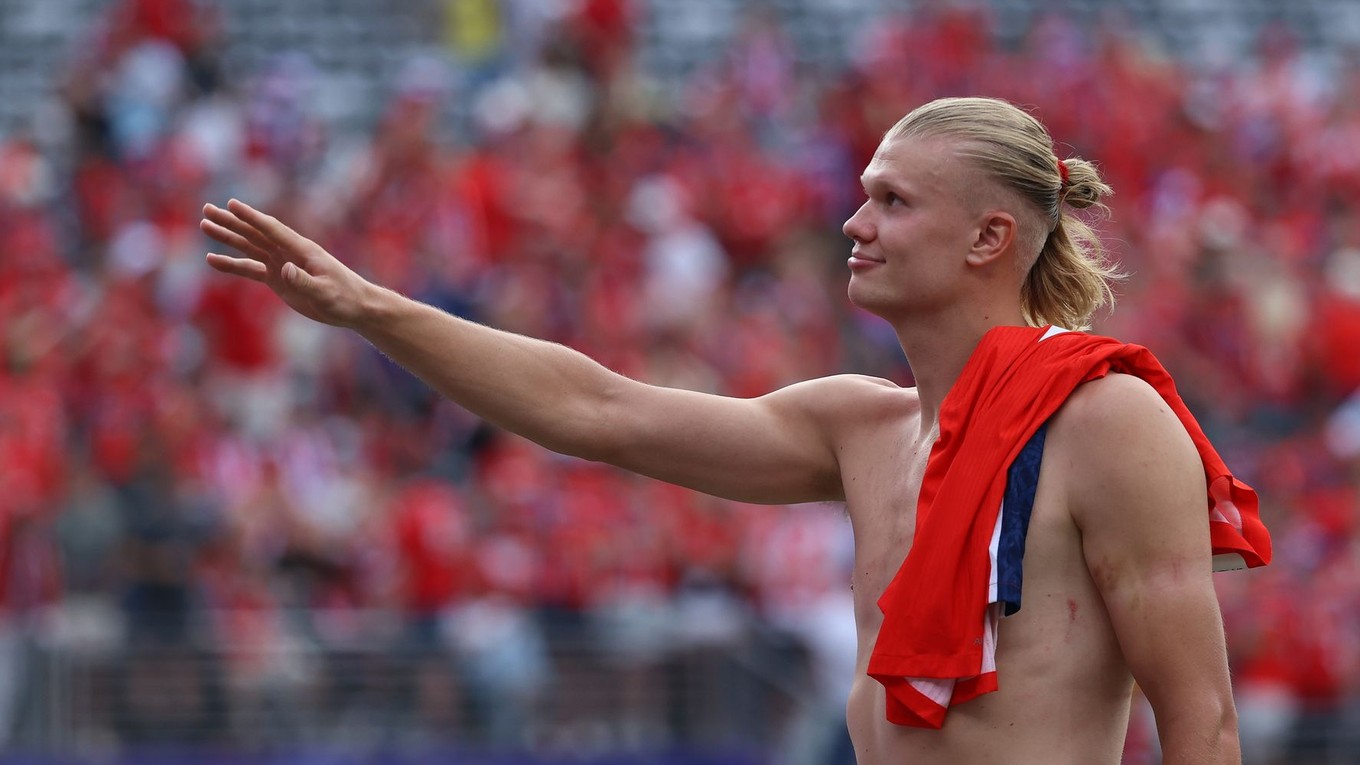 Nór Erling Haaland (9) oslavuje po futbalovom zápase osemfinále majstrovstiev 