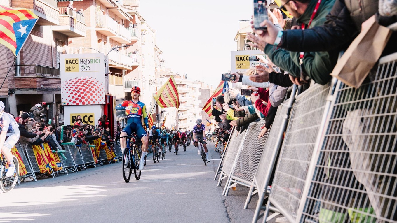 Quinn Simmons vyhral 6. etapu na Okolo Katalánska 2025. 