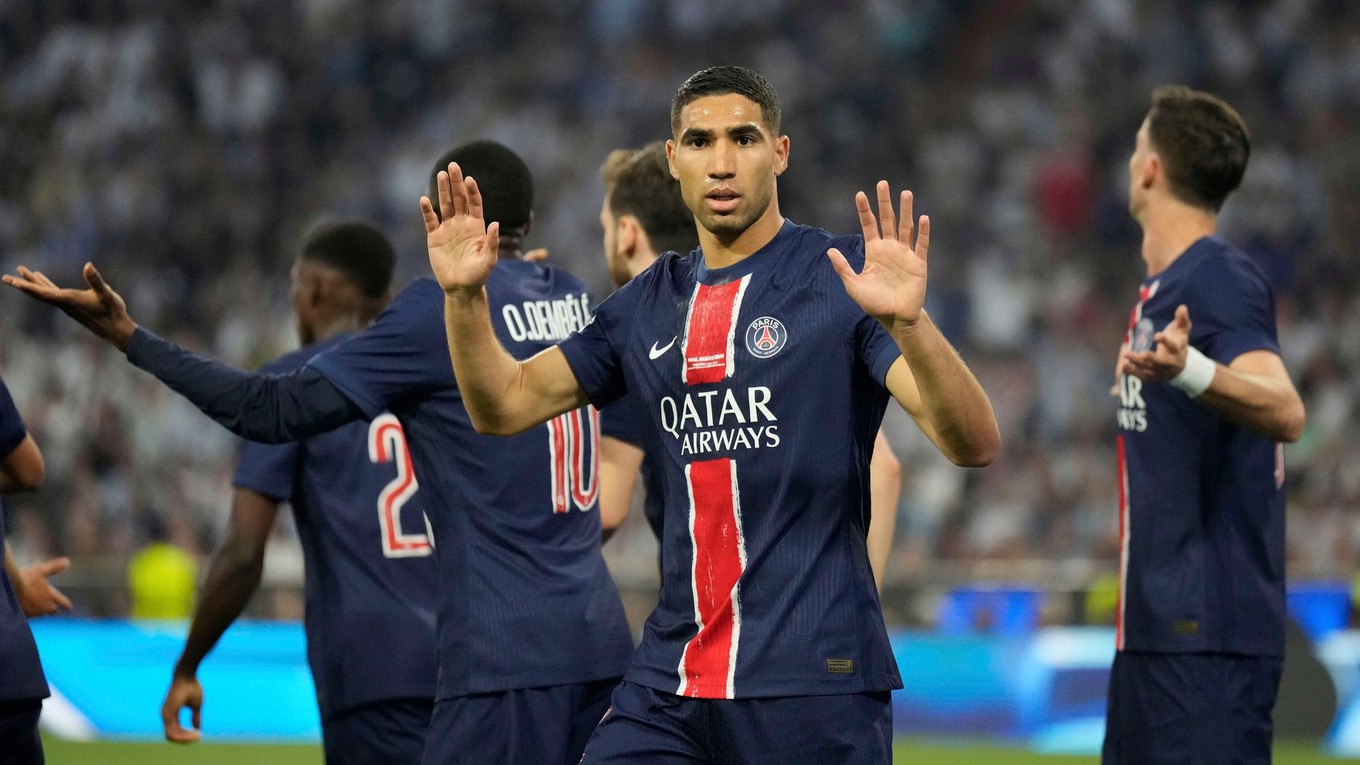 Achraf Hakimi oslavuje gól vo finále Ligy majstrov. 