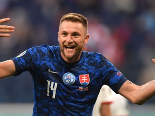 Milan Škriniar sa teší po strelenom góle v zápase Slovensko - Poľsko na EURO 2020.