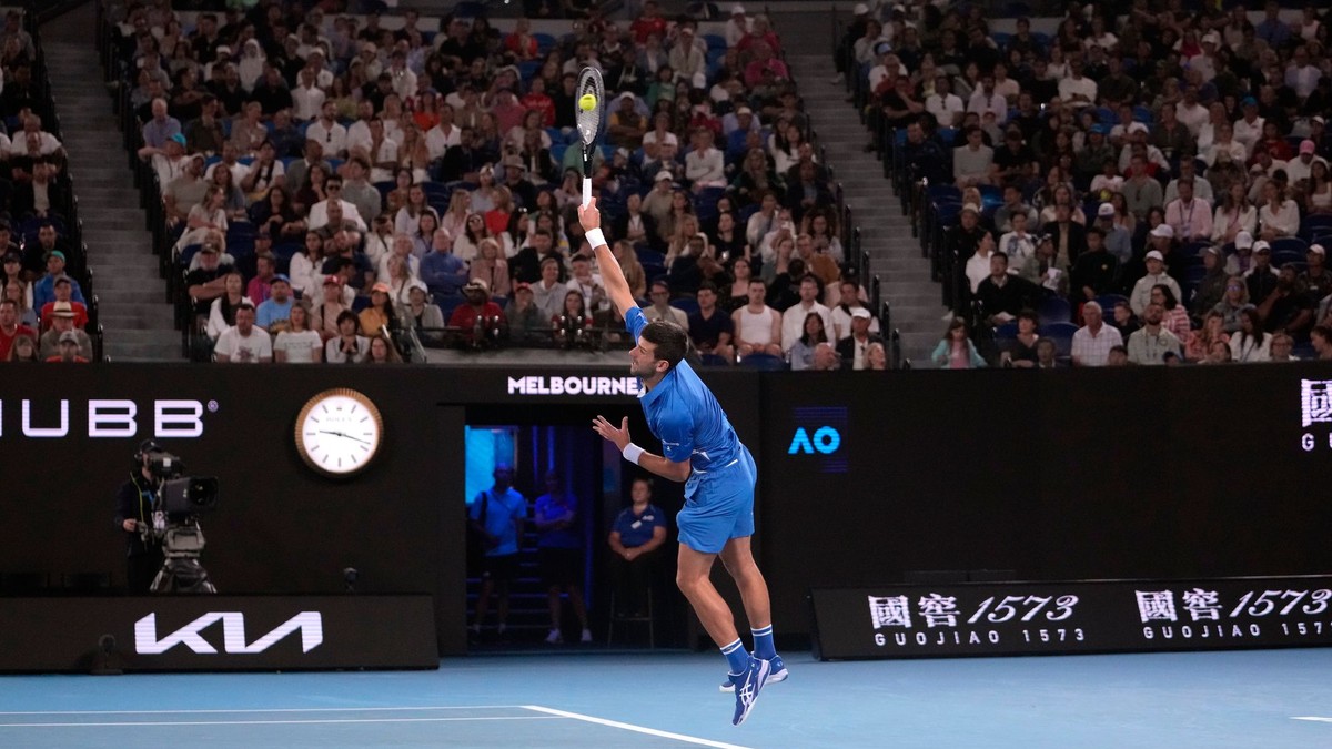 Tenistov trápi na Australian Open nové pravidlo. Problém mal aj Djokovič