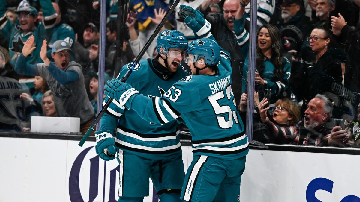 Pavol Regenda (vľavo) sa teší z gólu